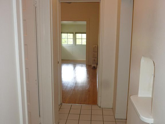 2nd image of 900 N Lafayette St APT 6