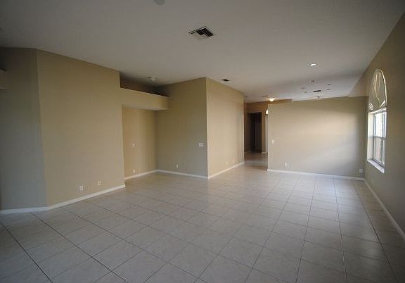 5th image of 5255 Ventura Dr