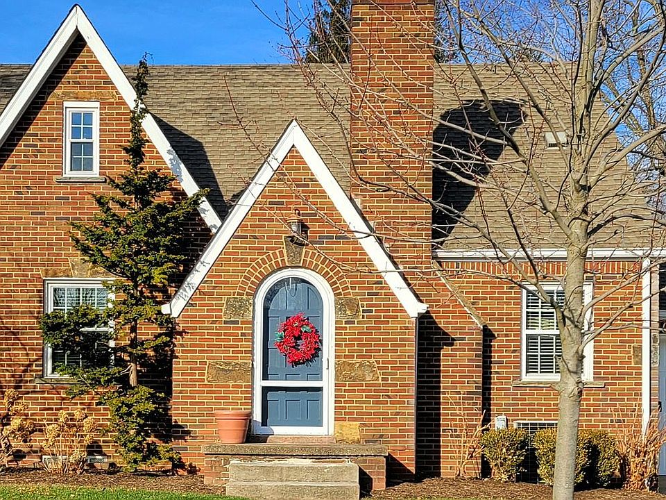 1st image of 409 32nd St NW