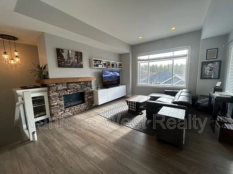 284A Upper Canyon Dr N — Photo 8