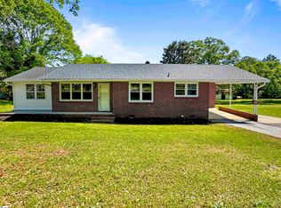 862 N Main St, Gray Court, SC 29645