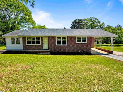 862 N Main St, Gray Court, SC, 29645