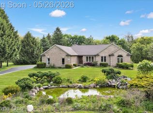 751 Bristol Ln, Clarkston, MI 48348