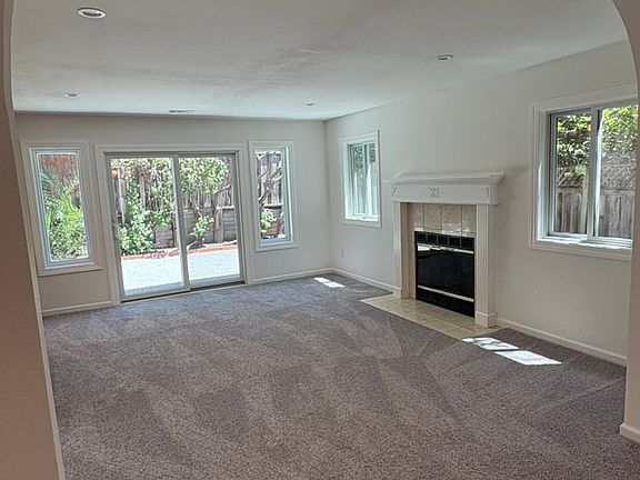 5th image of 2047 Hull Ave