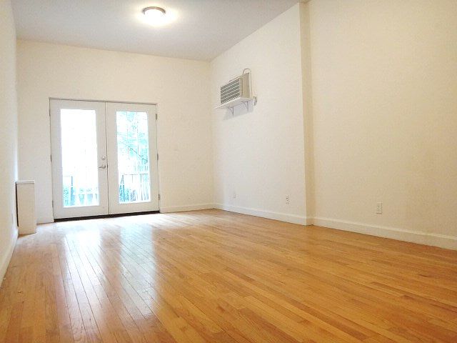 1st image of 239 E 77th St APT D