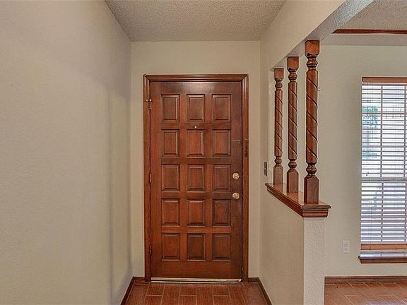 5th image of 1608 Cambridge Dr