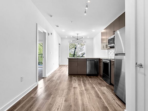2nd image of 525 Parkway Dr NE #511