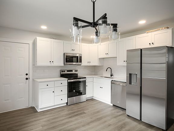 4th image of 5807 Robinhood Dr