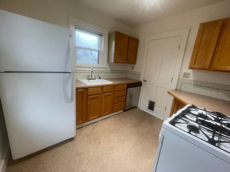 506 NE Russell St — Photo 9