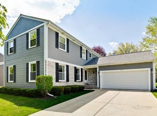 210 Abilene Ln, Vernon Hills, IL