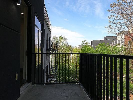 2nd image of 114 Jefferson St #4B