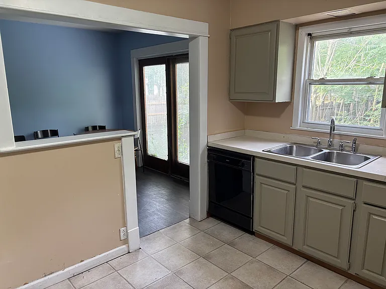 67 Tyler St — Photo 12