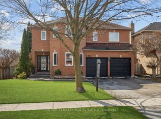 2382 Towne Blvd, Oakville, ON L6H5X6