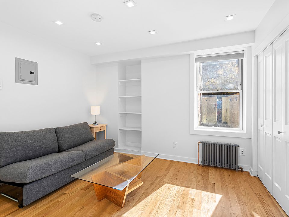 2nd image of 400 Putnam Ave #2