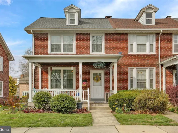 413 Oak Ter, Reading, PA 19611