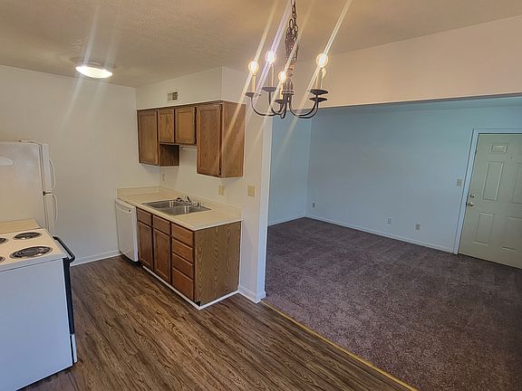 4th image of 6300 Jeffrey Dr APT 3