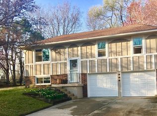 309 Concord Cir, Grain Valley, MO 64029