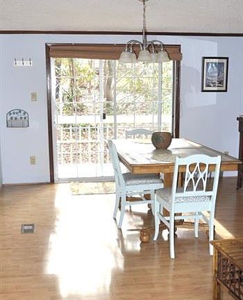 5th image of 273 Laurelwood Ln