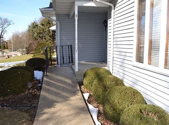 2nd image of 1444 Holiday Dr