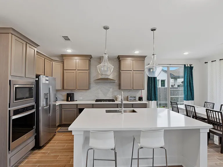 6518 Poplar Meadow Ln — Photo 11