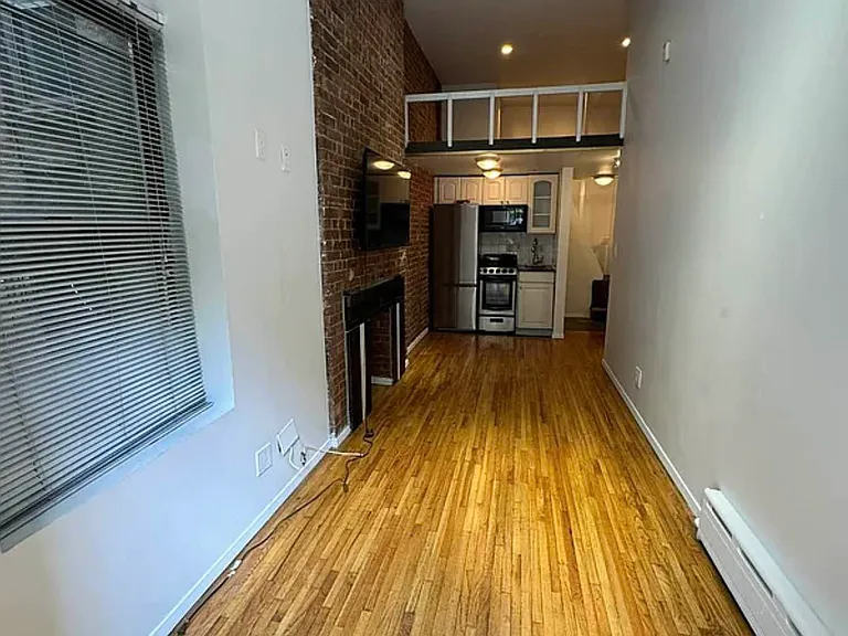 370 W 46th St #1R — Photo 11