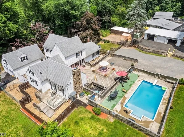 8 Stonehedge Ln, Byram Twp., NJ 07821