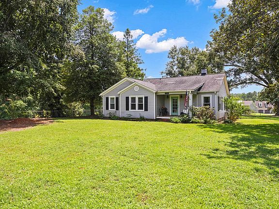 2nd image of 726 Foster Rd