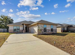 5589 Peach Dr, Pace, FL 32571