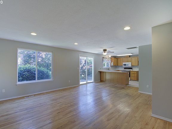 4th image of 15500 NE 83rd St