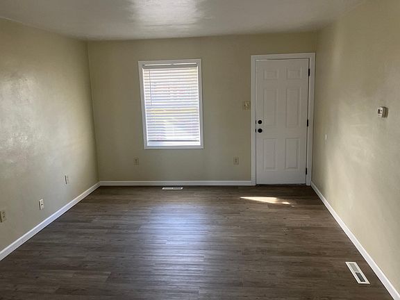 Entryway / Living Room