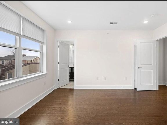 2nd image of 961 Shackamaxon St Unit 4