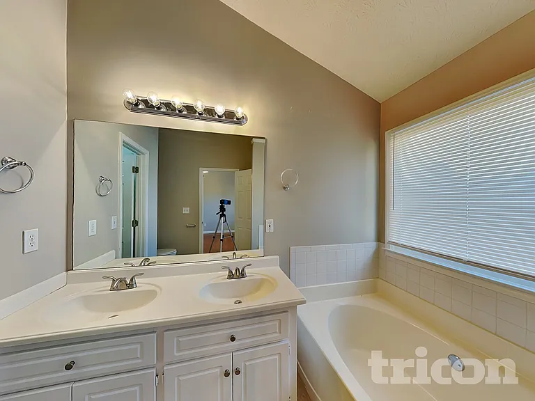 403 Bennett Farms Pl — Photo 9