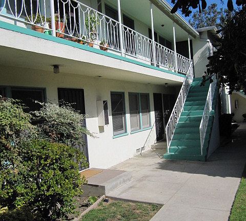 2nd image of 1739 E 1st St APT 3