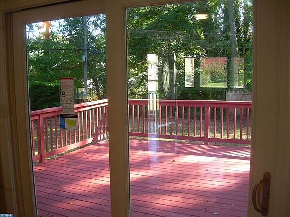 5th image of 111 Glenrock Dr