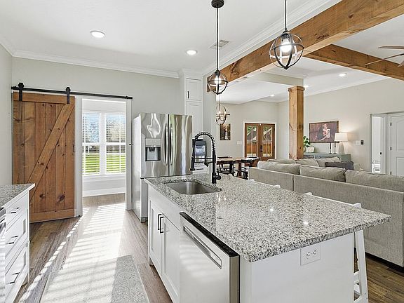 5th image of 40 Berwick Rd