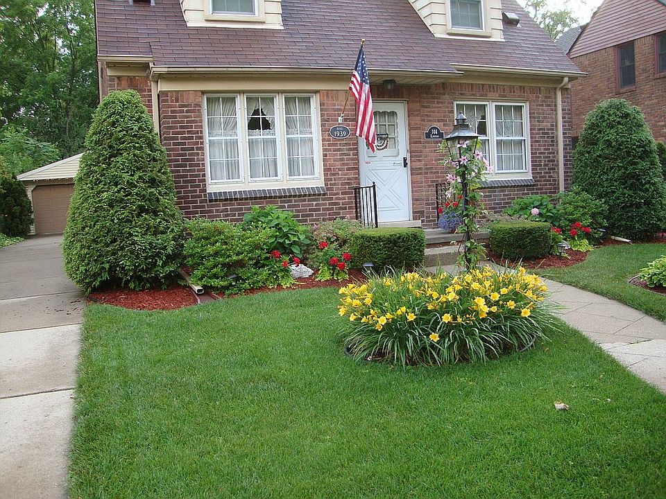 1st image of 144 Elmwood St