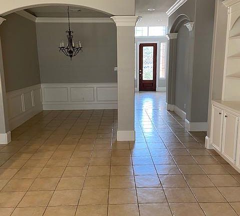 Family room -Dining room to front door
