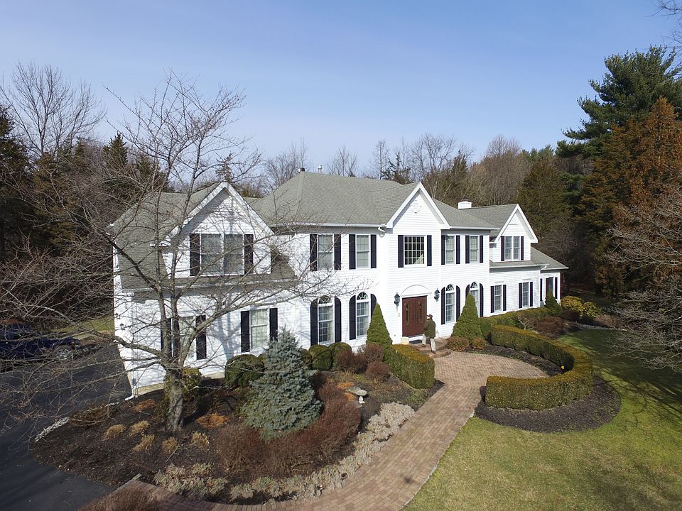 2nd image of 33 Mosle Rd