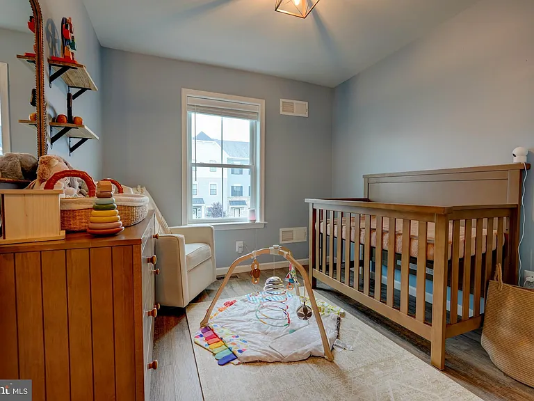 1309 Pedigree St — Photo 37