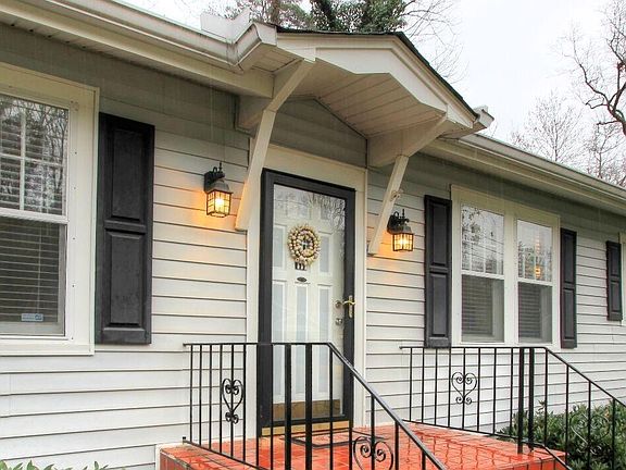 5th image of 1113 Dartmouth St
