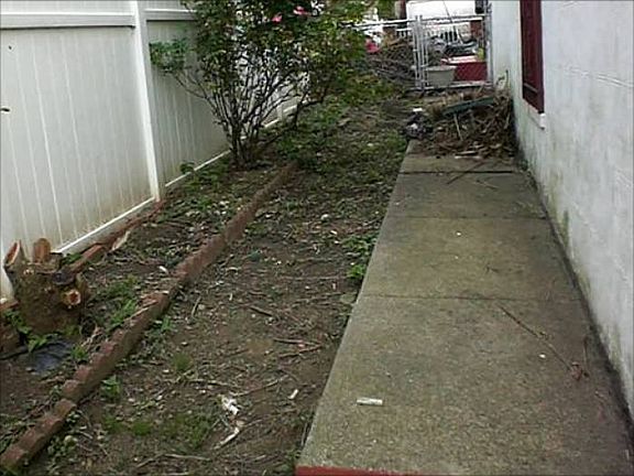 Pvt Side Entrance