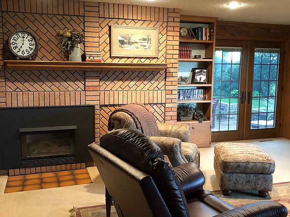 Upstairs family room
