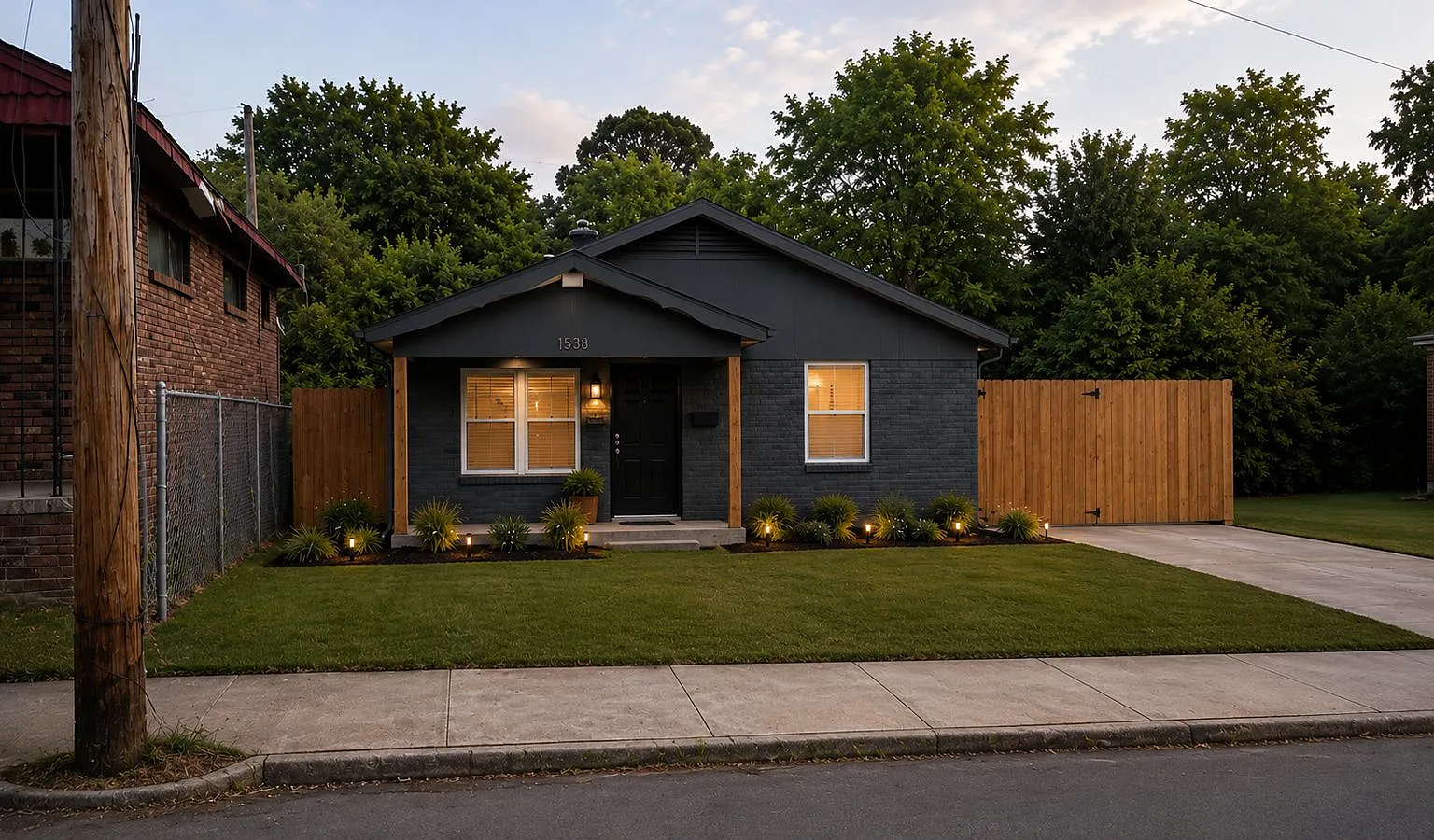 3 bed, $1,350 — Photo 1