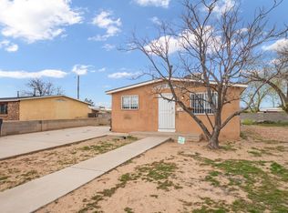 1729 53rd St NW, Albuquerque, NM 87105