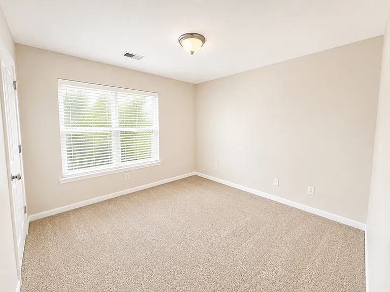 240 Summer Hill Way — Photo 7