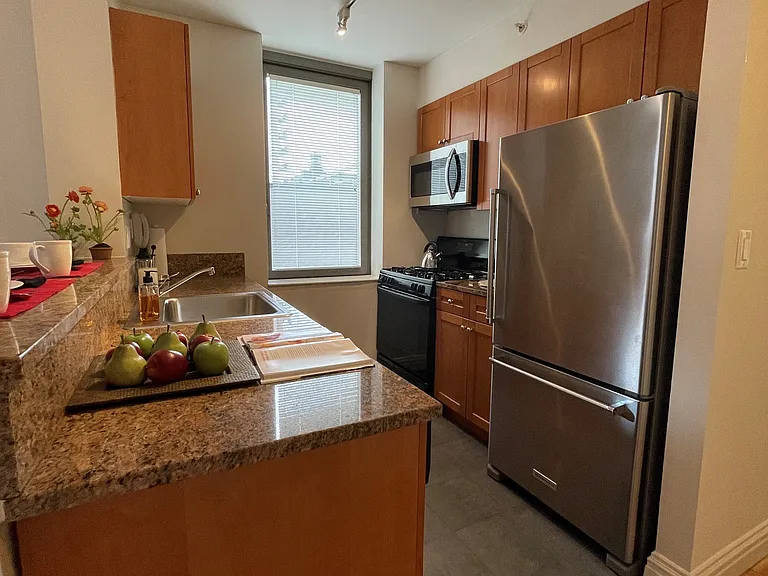 1500 Lexington Ave #8P — Photo 8