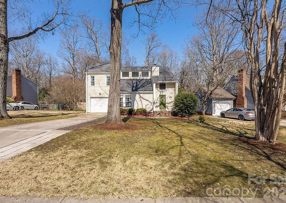 1st image of 11114 Blue Heron Dr