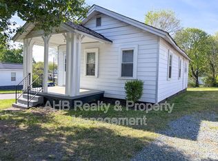 1104 W Webb Ave, Burlington, NC 27217