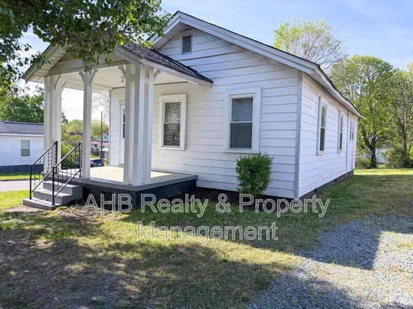 1104 W Webb Ave, Burlington, NC 27217