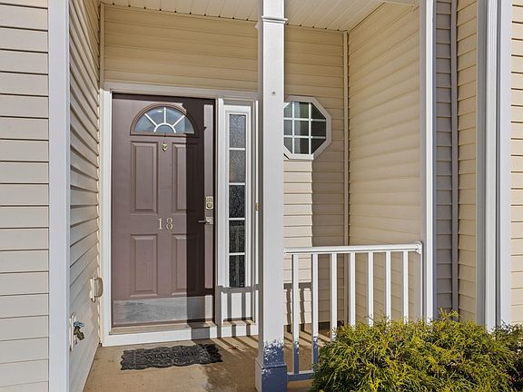 2nd image of 18 Bay Springs Dr